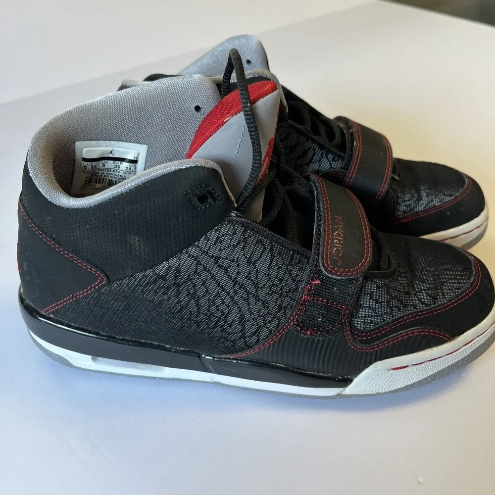 Jordan V IV III Black Red Cement 602662 004 Kids shoes Sz 6.5Y Nike, EXCELLENT